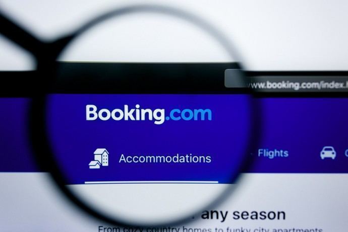 La plataforma Booking elimina su propio sello 'Travel Sustainable'