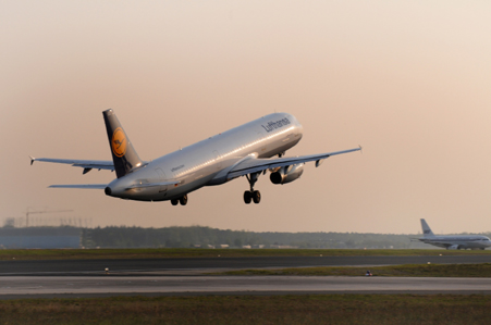 Lufthansa aumenta su facturación un 5% hasta junio