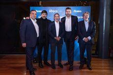 Imagen del acuerdo entre W2M y la escudería Aspar Team.