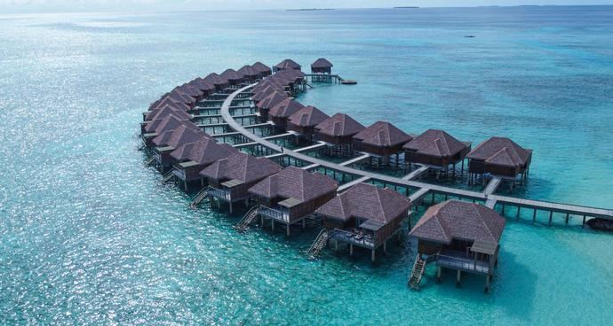Dimensiones Club lanza tres catálogos para viajes de novios 2024-25