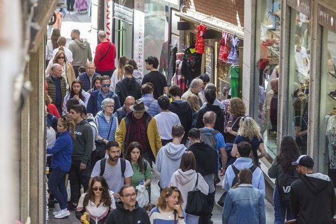 La calle Comercio es uno de los medidores más exhaustivos del turismo que recibe la ciudad. - Foto: Yolanda Lancha