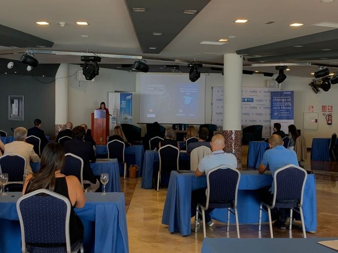Yaiza Castilla y FEHT impulsan la formación del Sector canario