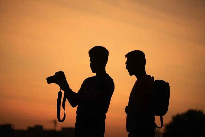 Los jóvenes españoles mantienen sus planes de viaje para el presente año