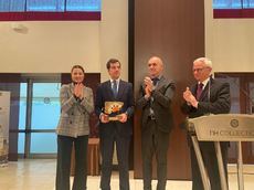 La AHS entrega su galardón de Embajador de Sevilla
