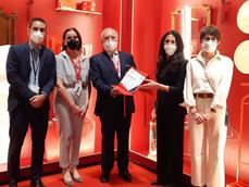 Entrega del diploma.
