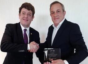 Eugenio de Quesada recibe el Premio GEBTA por Conexo.net