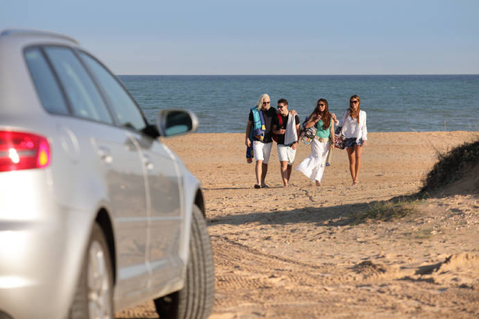 Los jóvenes podrán alquilar los vehículos de Goldcar