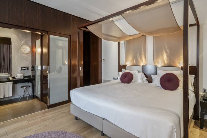 Las pernoctaciones hoteleras caen más de un 64% en agosto