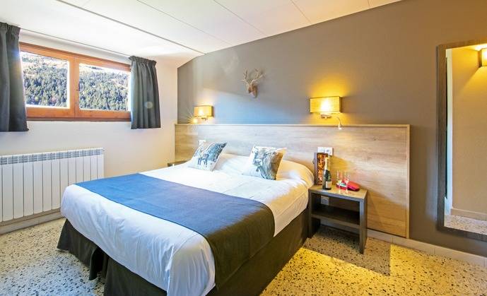 Las pernoctaciones en establecimientos hoteleros disminuyen un 78%