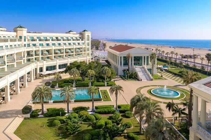 El Hotel Balneario Las Arenas recibe un premio a la excelencia de British Airways