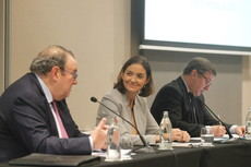 Maroto escucha en la Mesa del Turismo las reclamaciones del Sector