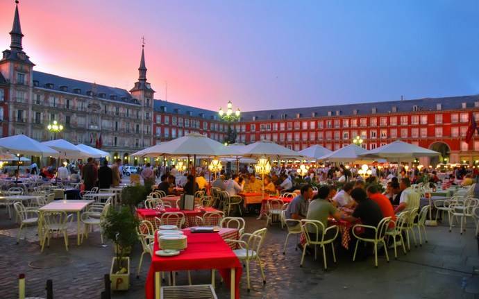 El gasto medio de los turistas se recupera en 2017