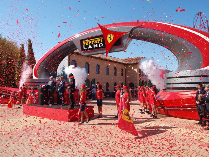 Ferrari Land abre sus puertas con grandes expectativas