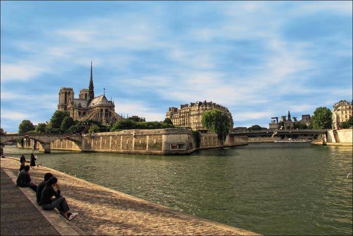 El Turismo no caería en una posible Francia de Le Pen