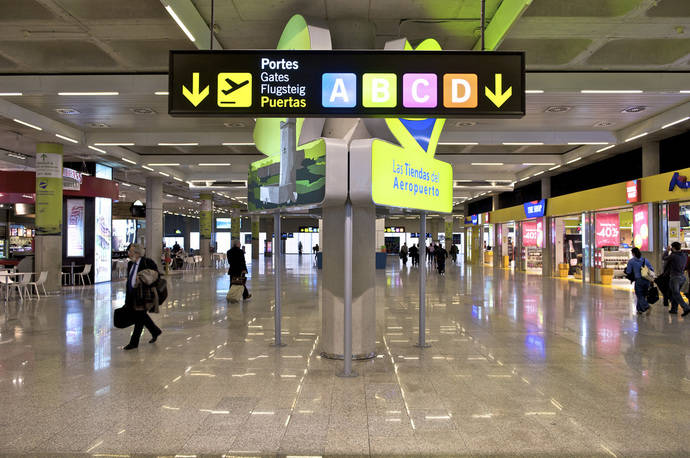 Los aeropuertos de costa despegan ante el verano