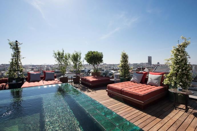 Picos Pardos Sky Lounge by Martini.