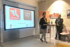 El director comercial de Luxotour, Jorge Raheb, junto a Antonio Peregrín.