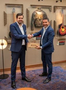 Nueva alianza entre Hard Rock Hotel Madrid y Renfe