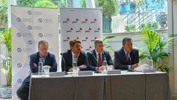 Los hoteleros prevén altas tasas de ocupación para verano en toda España