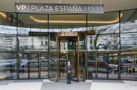 El Hotel VP Plaza España muestra su colección de arte