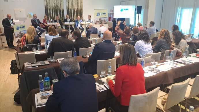 UNAV analiza en su Foro el papel de los grupos de gestión y la tecnología