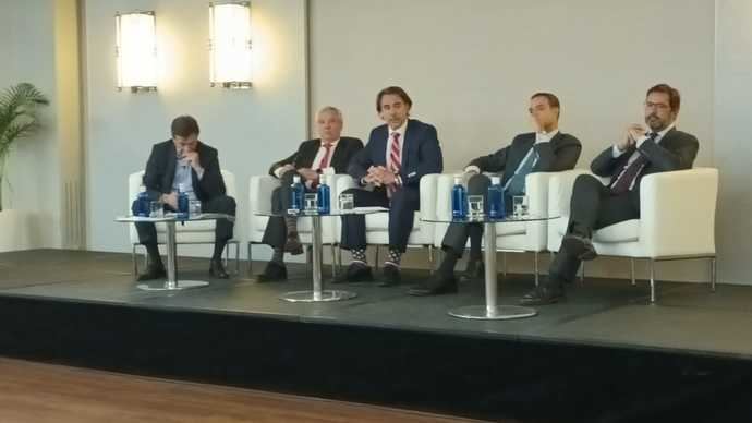 La Mesa del Turismo realza la capacidad de renovación y adaptación del Sector