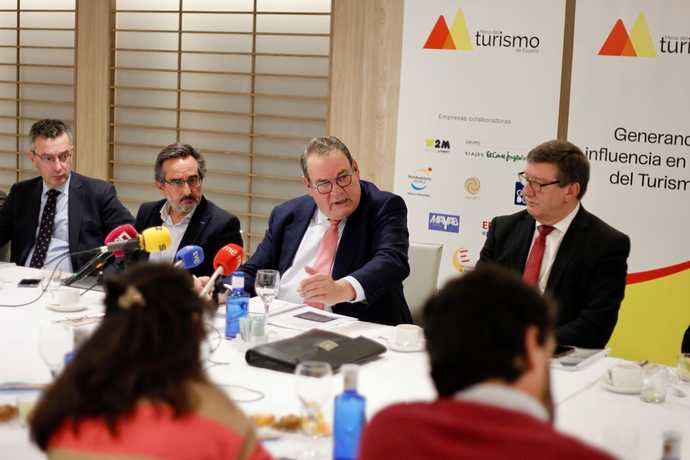 Los ingresos del Sector crecerán a un ritmo medio del 10%, según la Mesa del Turismo