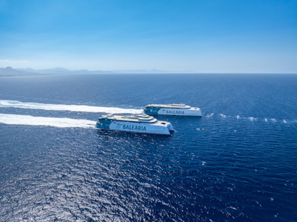 Barcos de Baleària.