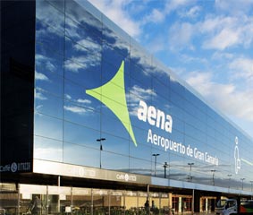La CNMC decide congelar las tarifas aeroportuarias
