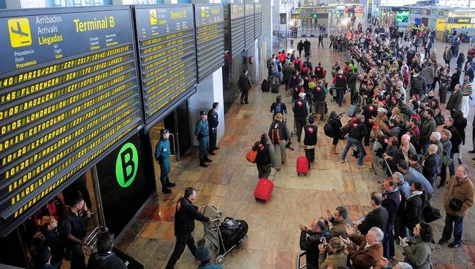 AENA gana un 10% más en el primer semestre y aprueba subir sus tasas un 6,5%