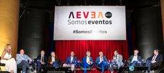 AEVEA&CO se celebró en el espacio Florida Retiro de Madrid. En la imagen, la mesa con los representantes de Gobiernos municipales.