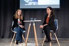 Victoria Martín y Sheila Menéndez, de Acciona Producciones y Diseño.