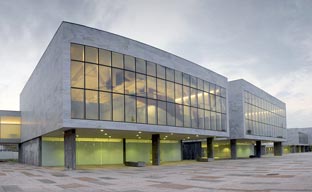 Almería invierte 120.000 euros en su palacio de congresos