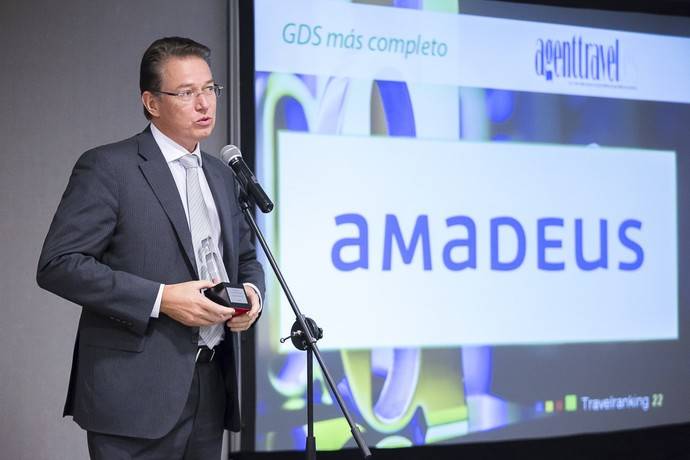 Amadeus unifica la venta de billetes de tren, avión y bus