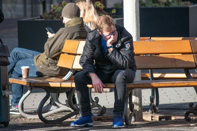 Aon añade cobertura de anulación de viajes por problemas de salud mental