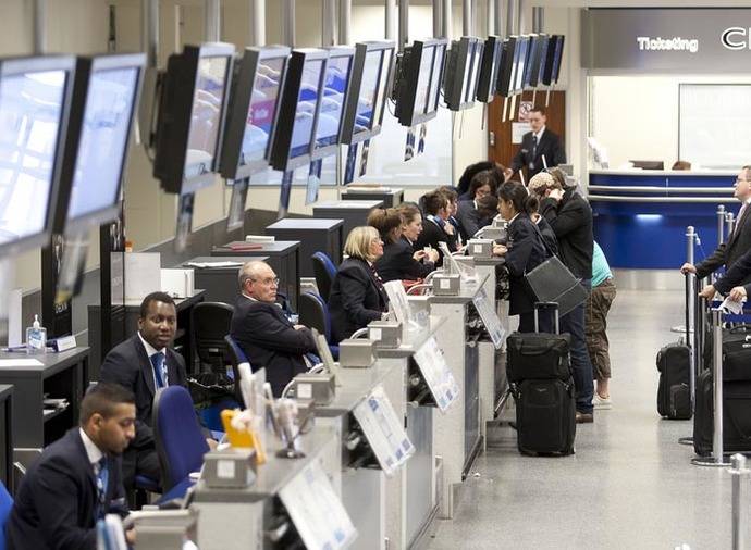 Las aerolíneas inflan los precios de billetes combinados