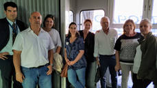 Agentes del grupo, durante la visita al A350/900 de Singapore Airlines.