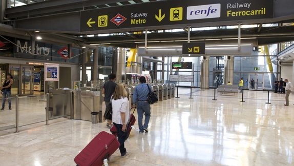Iberia ve más voluntad política de llevar la alta velocidad al aeropuerto de Barajas