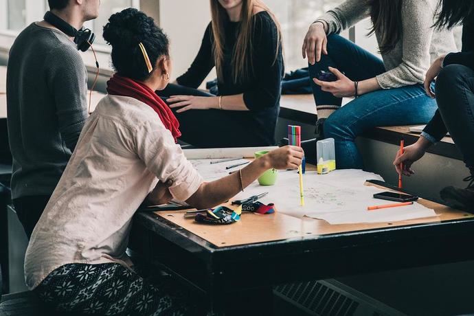 La generación Z es la única que ha reducido un 1,8% su intención de viajar