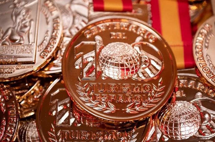 Personalidades del Sector reciben la Medalla del Centenario del Turismo