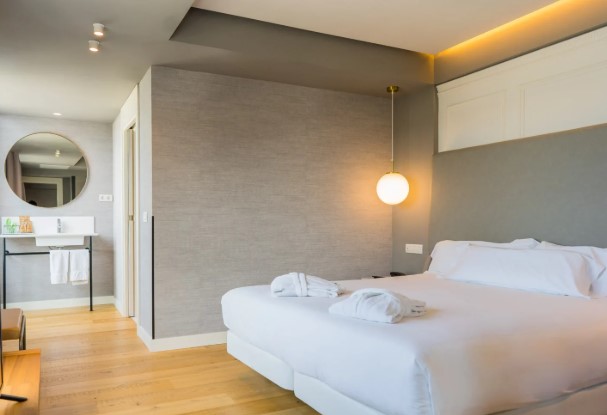 Las pernoctaciones hoteleras casi alcanzaron los 364 millones en 2024