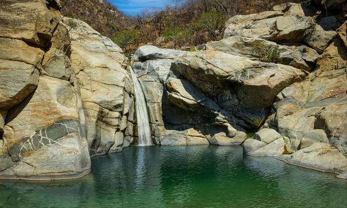 Los mejores lugares para visitar cascadas naturales en Los Cabos