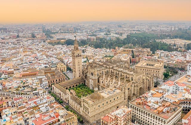 Sevilla, Madrid y Málaga, destinos más reservados para Semana Santa