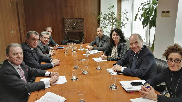 Asián se compromete con CEAV a dialogar con la Generalitat sobre la desregulación