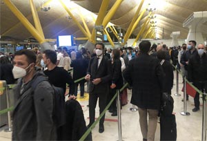 Clamor de las agencias de viajes ante la parálisis en el aeropuerto de Barajas
