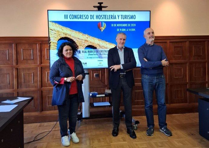Profesionales del Sector debaten sobre turismofobia y el registro de viajeros