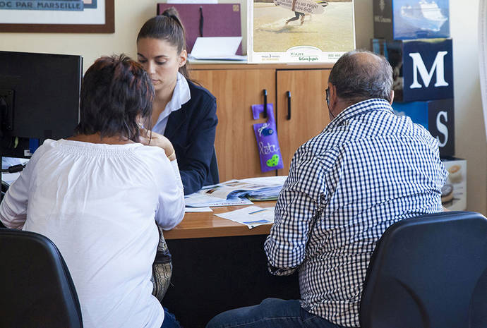 CEAV revisa al alza su propuesta salarial y ofrece tres incrementos anuales del 1%
