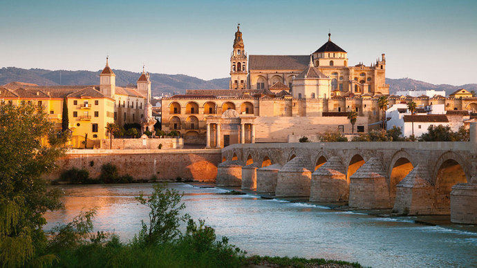 Andalucía marca nuevo récord con un 22% más de turistas en Semana Santa 