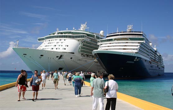 El Turismo balear une sus fuerzas y pide no limitar la llegada de cruceros