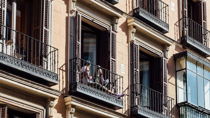 Madrid prohíbe los pisos turísticos en edificios residenciales 